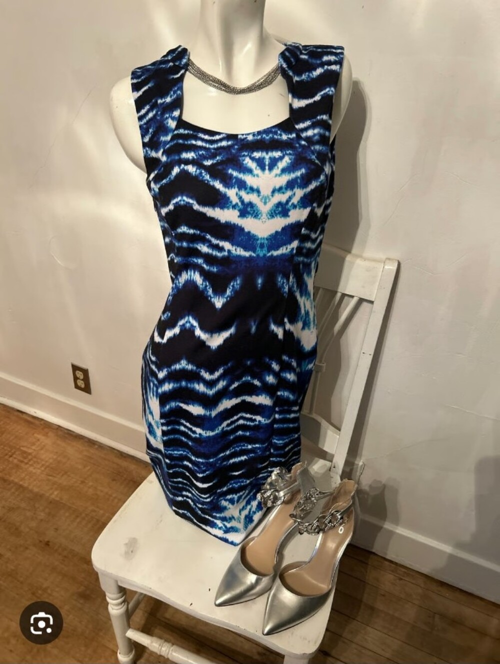 Jennifer Lopez Blue and White Patterned Midi Dress